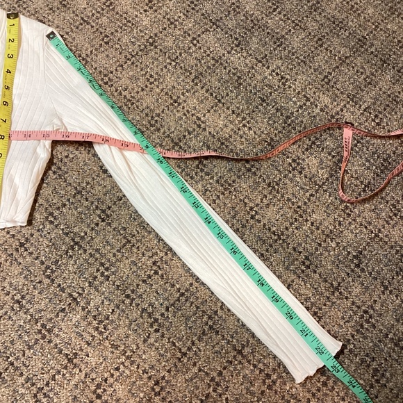 SHEIN White Ribbed Cropped V-neck Long Sleeve Button Front Top * Size Small - Picture 4 of 7